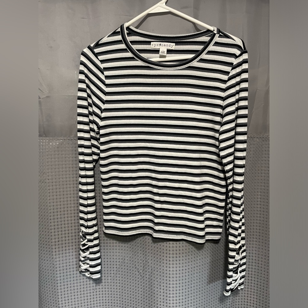 Eye Candy Stretch Women’s Top Black Gray White Striped Size Large EUC